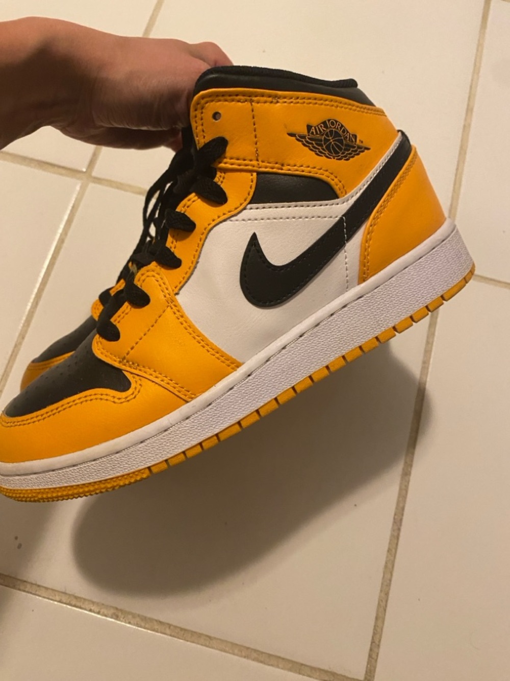 Jordan Kids' High-Top Sneakers in Yellow/Black/White size 5Y or women’s size 7
